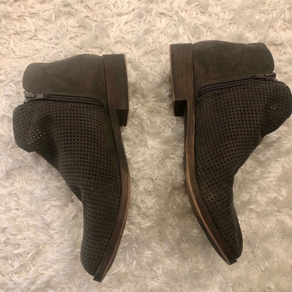Booties - Picture 5 of 6